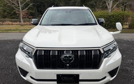 Toyota Land Cruiser Prado 150 рестайлинг 2, 2021 год, 3 500 000 рублей, 7 фотография