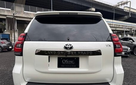 Toyota Land Cruiser Prado 150 рестайлинг 2, 2021 год, 3 500 000 рублей, 12 фотография