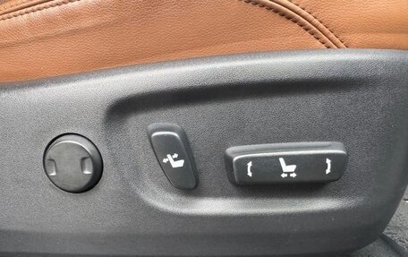 Toyota Land Cruiser Prado 150 рестайлинг 2, 2021 год, 3 500 000 рублей, 16 фотография