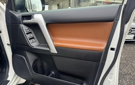 Toyota Land Cruiser Prado 150 рестайлинг 2, 2021 год, 3 500 000 рублей, 13 фотография
