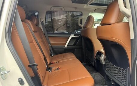 Toyota Land Cruiser Prado 150 рестайлинг 2, 2021 год, 3 500 000 рублей, 31 фотография