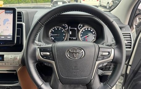 Toyota Land Cruiser Prado 150 рестайлинг 2, 2021 год, 3 500 000 рублей, 19 фотография