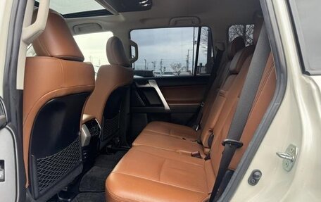 Toyota Land Cruiser Prado 150 рестайлинг 2, 2021 год, 3 500 000 рублей, 38 фотография