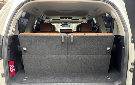 Toyota Land Cruiser Prado 150 рестайлинг 2, 2021 год, 3 500 000 рублей, 36 фотография