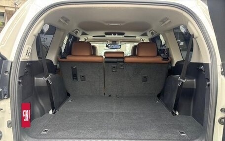 Toyota Land Cruiser Prado 150 рестайлинг 2, 2021 год, 3 500 000 рублей, 37 фотография