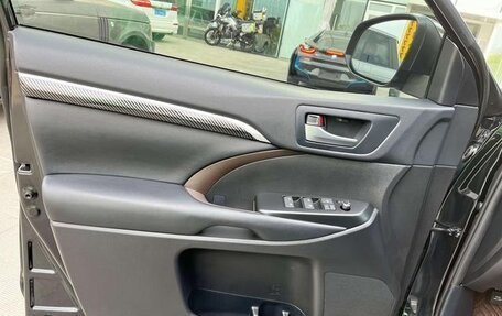 Toyota Highlander III, 2021 год, 3 077 548 рублей, 6 фотография