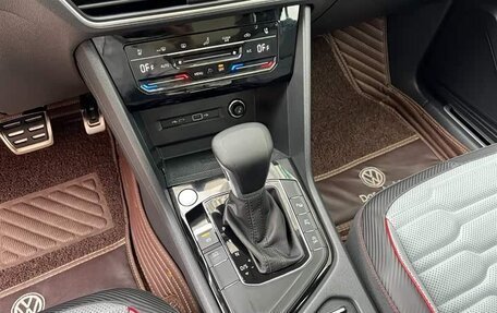 Volkswagen Tiguan II, 2022 год, 2 780 000 рублей, 7 фотография
