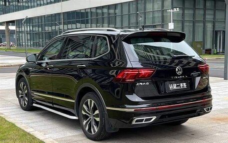 Volkswagen Tiguan II, 2022 год, 2 780 000 рублей, 8 фотография