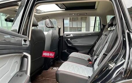 Volkswagen Tiguan II, 2022 год, 2 780 000 рублей, 13 фотография