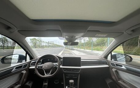 Volkswagen Tiguan II, 2022 год, 3 400 000 рублей, 4 фотография