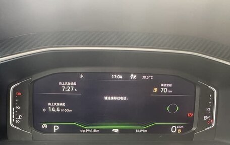 Volkswagen Tiguan II, 2022 год, 3 400 000 рублей, 5 фотография