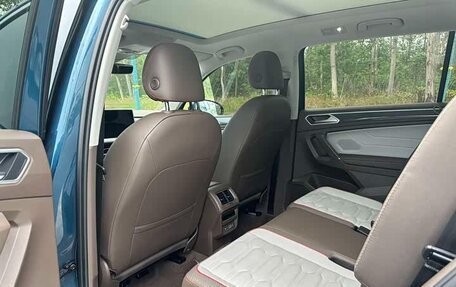 Volkswagen Tiguan II, 2022 год, 3 400 000 рублей, 7 фотография