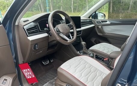 Volkswagen Tiguan II, 2022 год, 3 400 000 рублей, 6 фотография