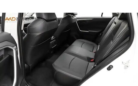 Toyota RAV4, 2023 год, 2 269 000 рублей, 10 фотография
