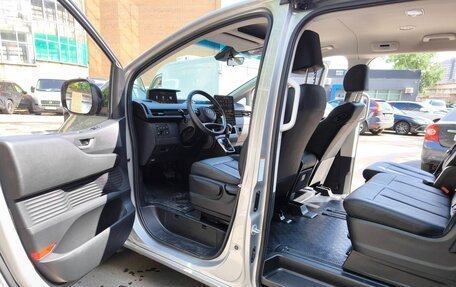 Hyundai Staria, 2023 год, 5 500 000 рублей, 3 фотография