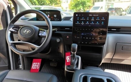 Hyundai Staria, 2023 год, 5 500 000 рублей, 2 фотография