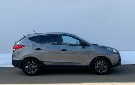Hyundai ix35 I рестайлинг, 2015 год, 835 000 рублей, 4 фотография