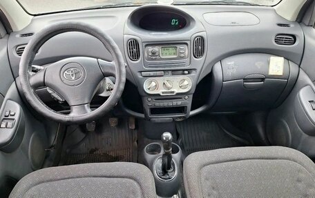 Toyota Yaris Verso, 2003 год, 199 000 рублей, 12 фотография