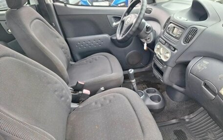 Toyota Yaris Verso, 2003 год, 199 000 рублей, 14 фотография