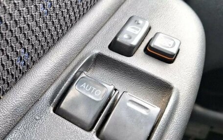 Toyota Yaris Verso, 2003 год, 199 000 рублей, 17 фотография