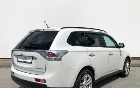 Mitsubishi Outlander III рестайлинг 3, 2012 год, 1 315 000 рублей, 2 фотография