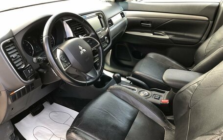 Mitsubishi Outlander III рестайлинг 3, 2012 год, 1 315 000 рублей, 9 фотография