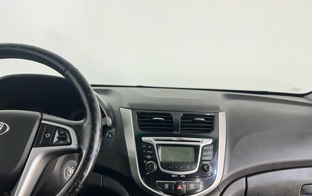 Hyundai Solaris II рестайлинг, 2011 год, 699 000 рублей, 19 фотография