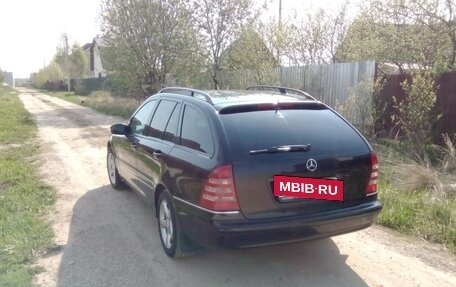 Mercedes-Benz C-Класс, 2005 год, 720 000 рублей, 4 фотография