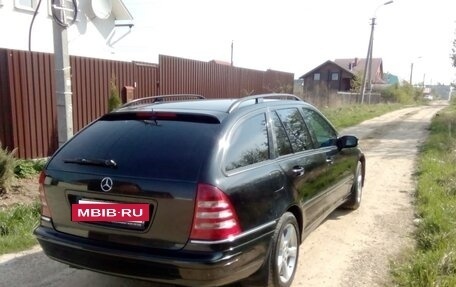 Mercedes-Benz C-Класс, 2005 год, 720 000 рублей, 3 фотография