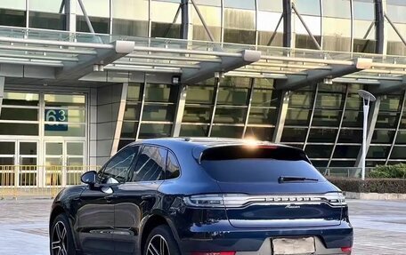 Porsche Macan I рестайлинг, 2022 год, 5 600 000 рублей, 2 фотография