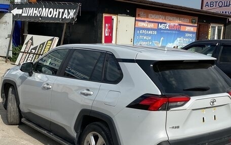 Toyota RAV4, 2021 год, 3 450 000 рублей, 3 фотография