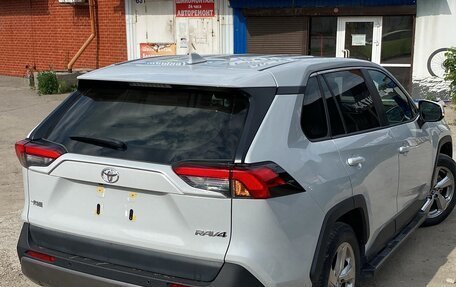 Toyota RAV4, 2021 год, 3 450 000 рублей, 4 фотография