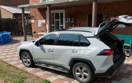 Toyota RAV4, 2021 год, 3 450 000 рублей, 7 фотография