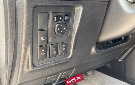 Toyota Land Cruiser Prado 150 рестайлинг 2, 2013 год, 2 980 000 рублей, 13 фотография