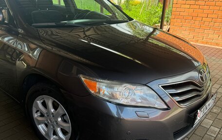 Toyota Camry, 2010 год, 1 650 000 рублей, 2 фотография