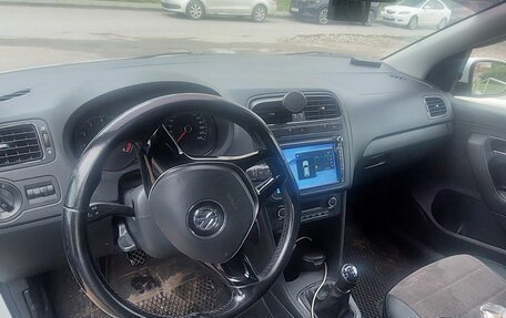 Volkswagen Polo VI (EU Market), 2016 год, 900 000 рублей, 1 фотография