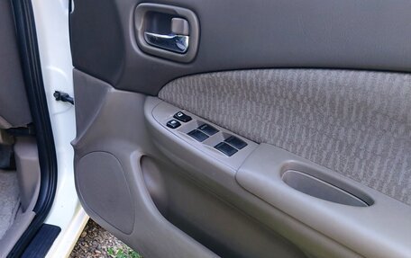 Nissan Sunny B15, 2000 год, 315 000 рублей, 4 фотография