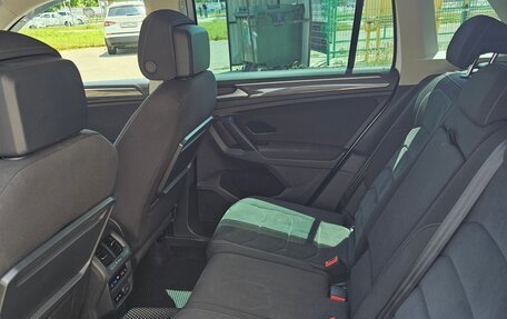 Volkswagen Tiguan II, 2019 год, 2 140 000 рублей, 11 фотография