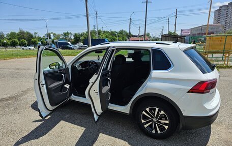 Volkswagen Tiguan II, 2019 год, 2 140 000 рублей, 13 фотография