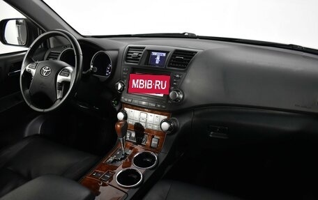 Toyota Highlander III, 2013 год, 2 049 000 рублей, 10 фотография