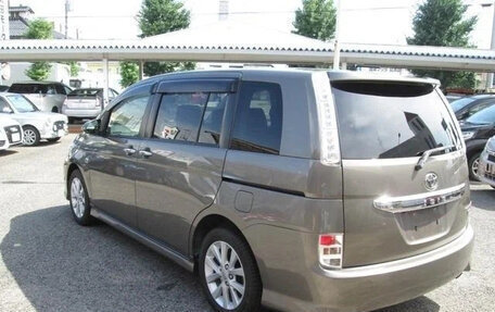 Toyota ISis I, 2012 год, 1 130 000 рублей, 2 фотография