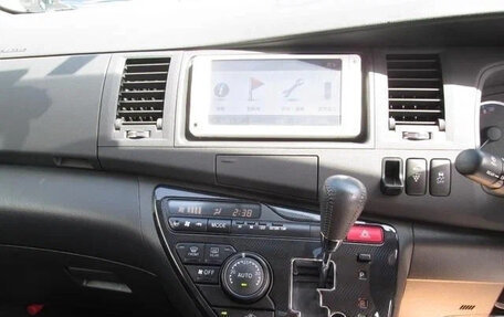 Toyota ISis I, 2012 год, 1 130 000 рублей, 11 фотография