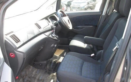 Toyota ISis I, 2012 год, 1 130 000 рублей, 10 фотография