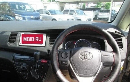 Toyota ISis I, 2012 год, 1 130 000 рублей, 8 фотография