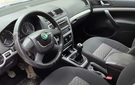 Skoda Octavia, 2011 год, 850 000 рублей, 27 фотография