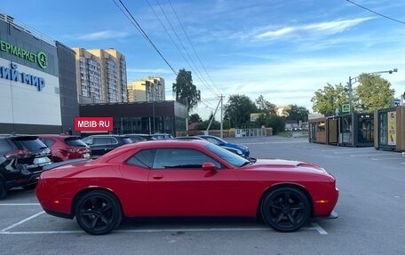 Dodge Challenger III рестайлинг 2, 2017 год, 3 350 000 рублей, 9 фотография