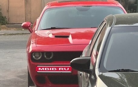 Dodge Challenger III рестайлинг 2, 2017 год, 3 350 000 рублей, 25 фотография