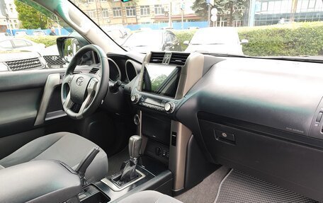 Toyota Land Cruiser Prado 150 рестайлинг 2, 2011 год, 2 800 000 рублей, 12 фотография