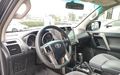 Toyota Land Cruiser Prado 150 рестайлинг 2, 2011 год, 2 800 000 рублей, 11 фотография