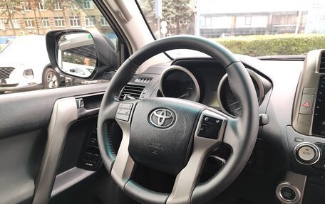 Toyota Land Cruiser Prado 150 рестайлинг 2, 2011 год, 2 800 000 рублей, 10 фотография